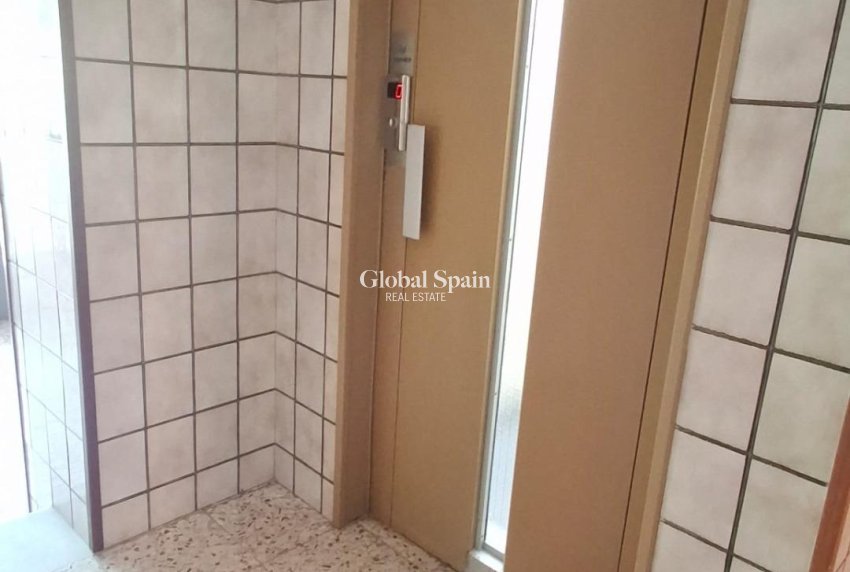Resale - APARTMENT -
TORREVIEJA - Center
