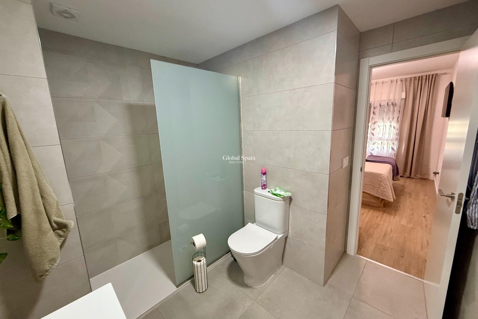 Resale - APARTMENT -
TORREVIEJA - Center