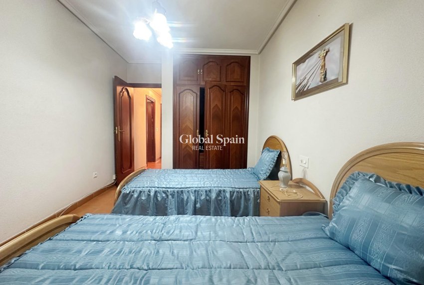 Resale - APARTMENT -
TORREVIEJA - Center