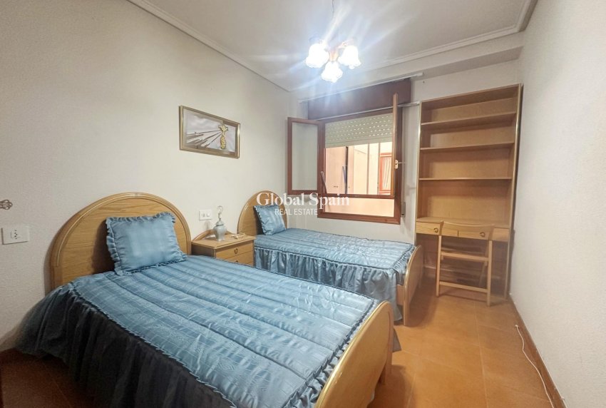 Resale - APARTMENT -
TORREVIEJA - Center