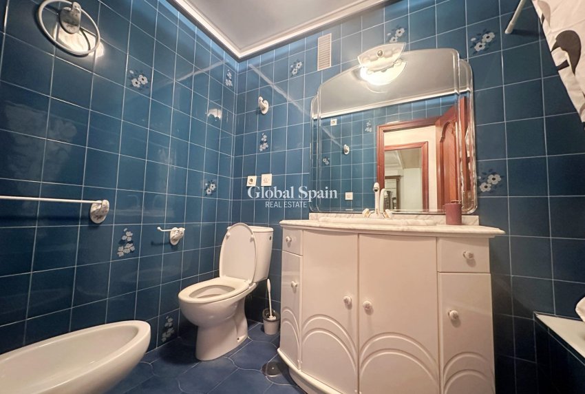 Resale - APARTMENT -
TORREVIEJA - Center