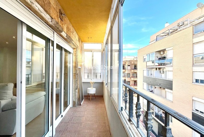 Resale - APARTMENT -
TORREVIEJA - Center