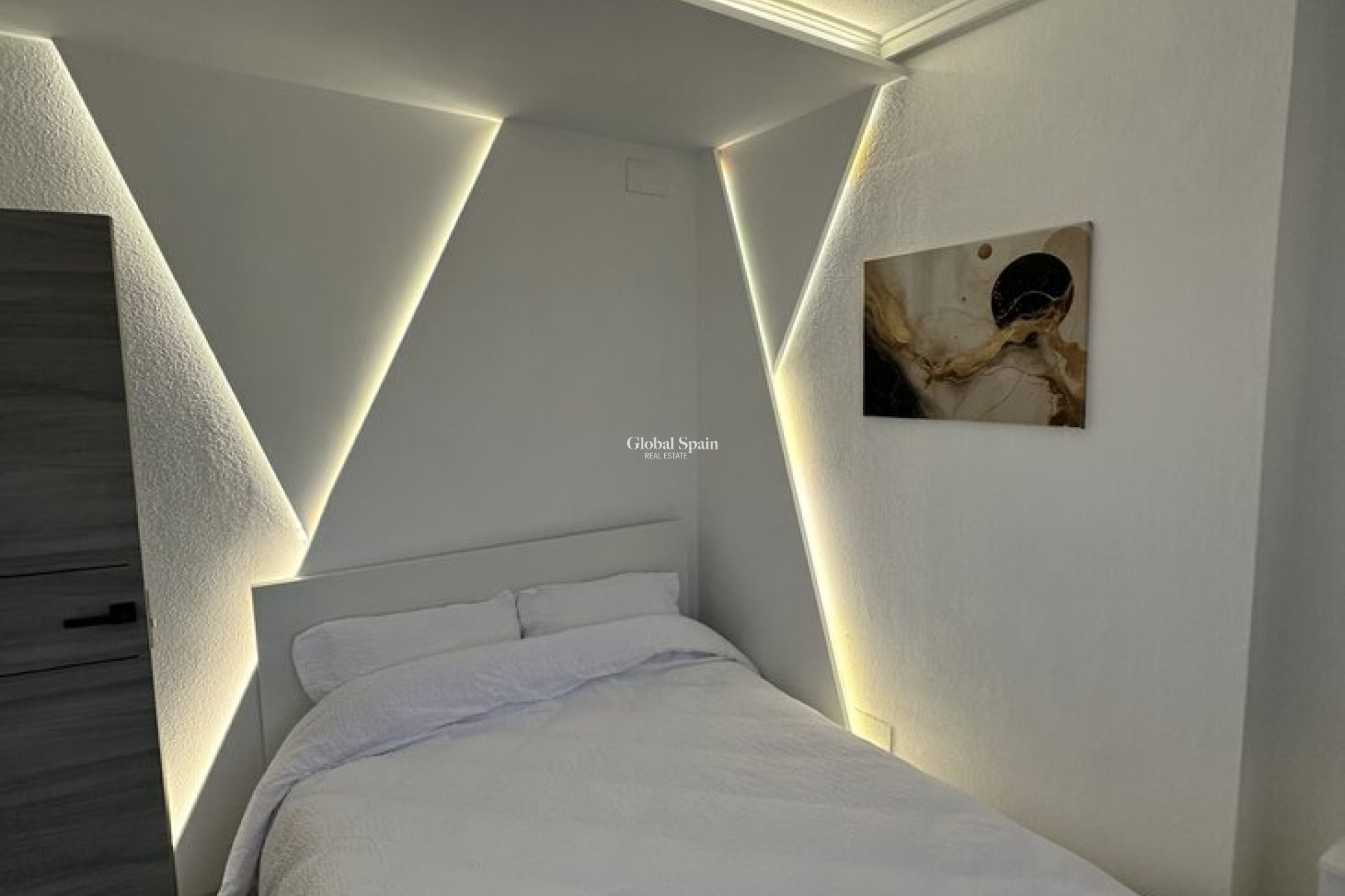 Resale - APARTMENT -
TORREVIEJA - Center