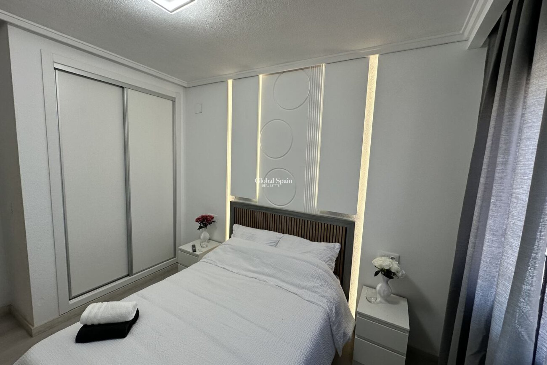 Resale - APARTMENT -
TORREVIEJA - Center
