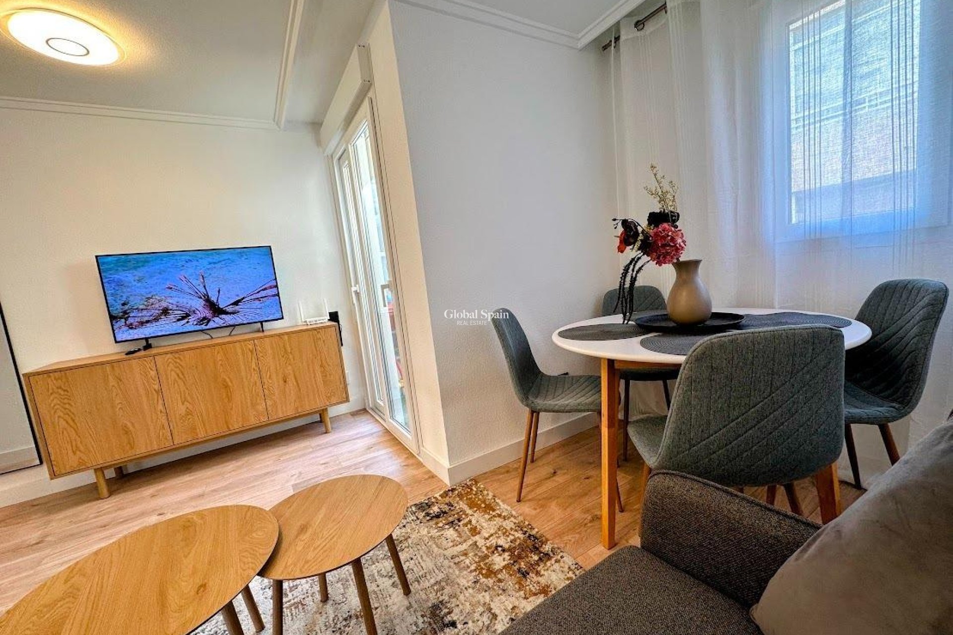 Resale - APARTMENT -
TORREVIEJA - Center