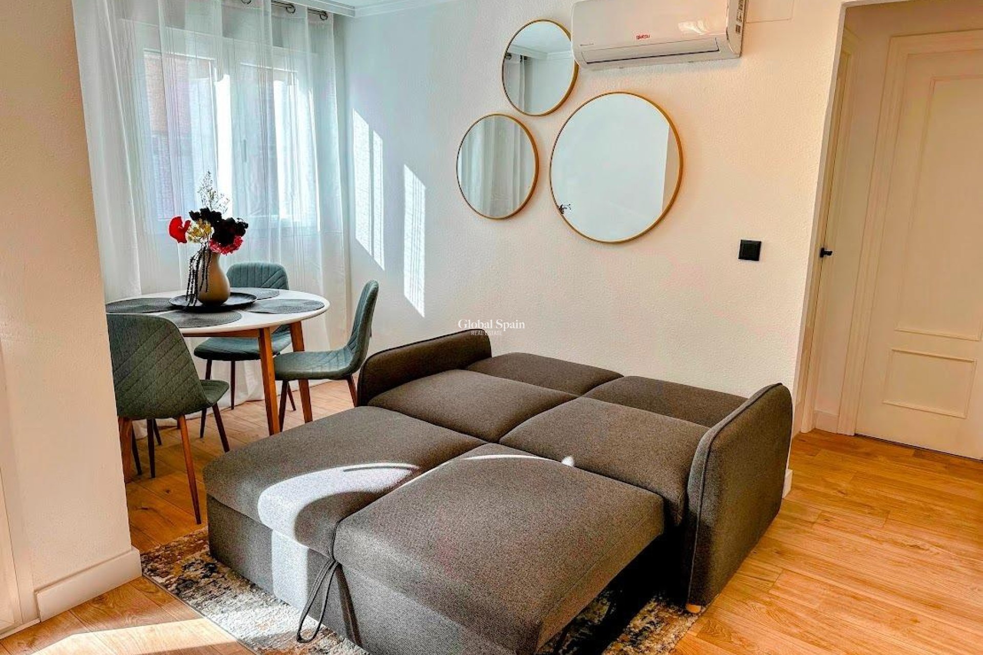 Resale - APARTMENT -
TORREVIEJA - Center