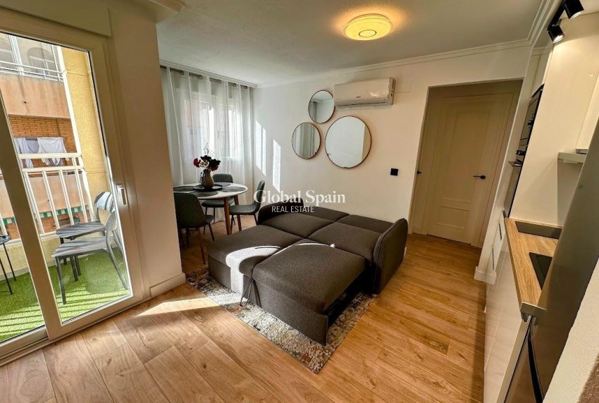 Resale - APARTMENT -
TORREVIEJA - Center