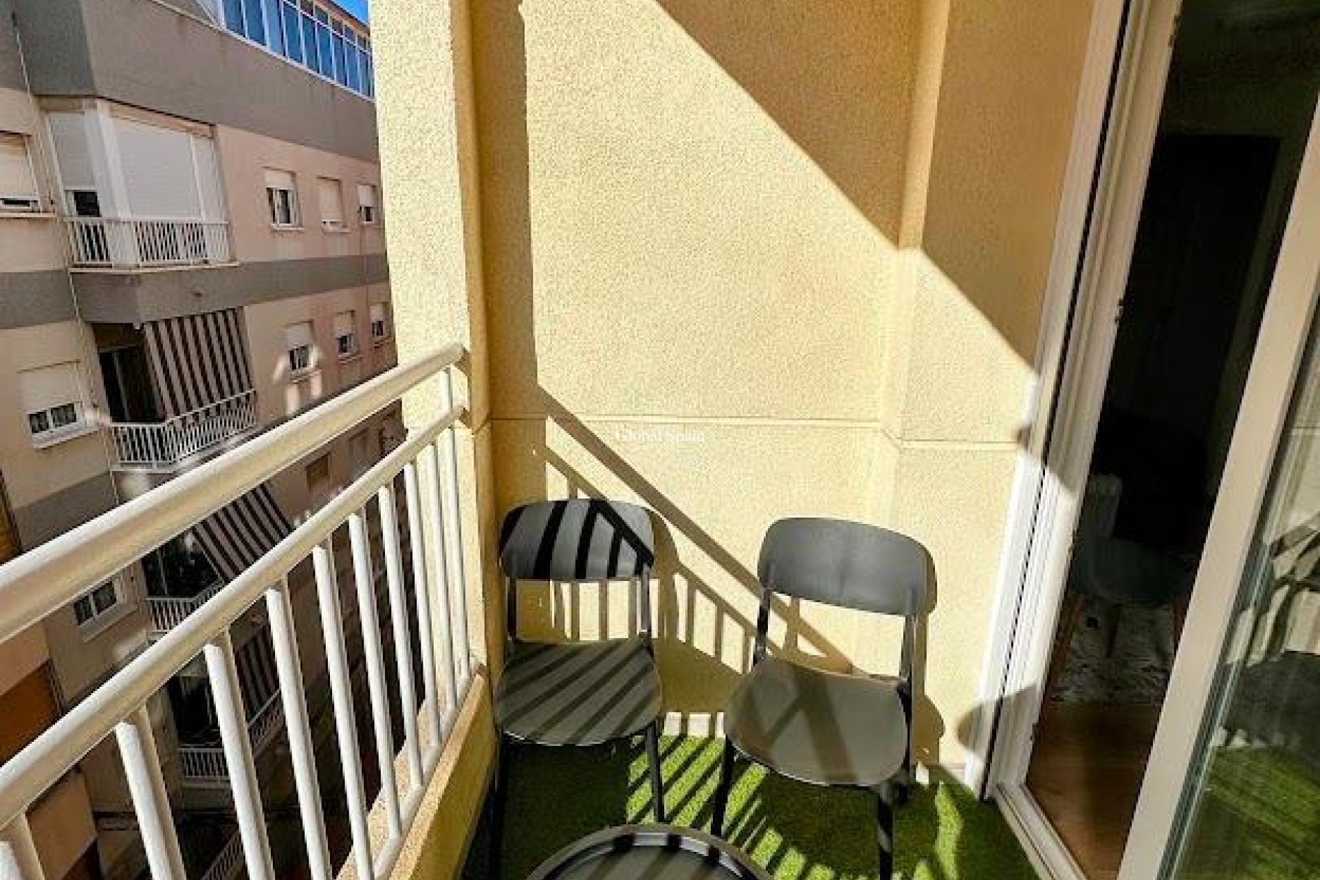 Resale - APARTMENT -
TORREVIEJA - Center