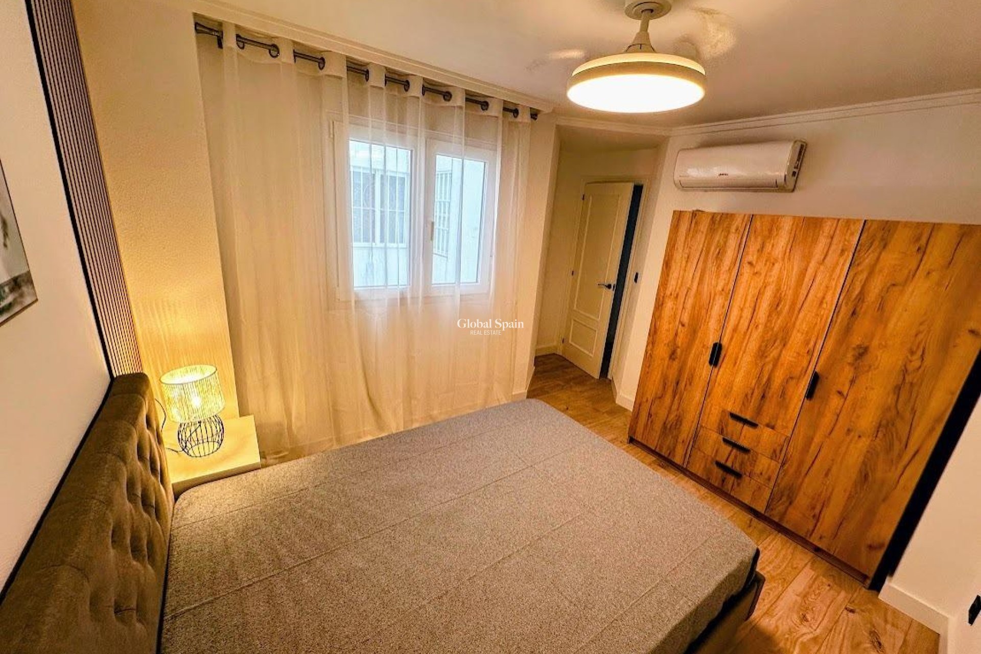 Resale - APARTMENT -
TORREVIEJA - Center