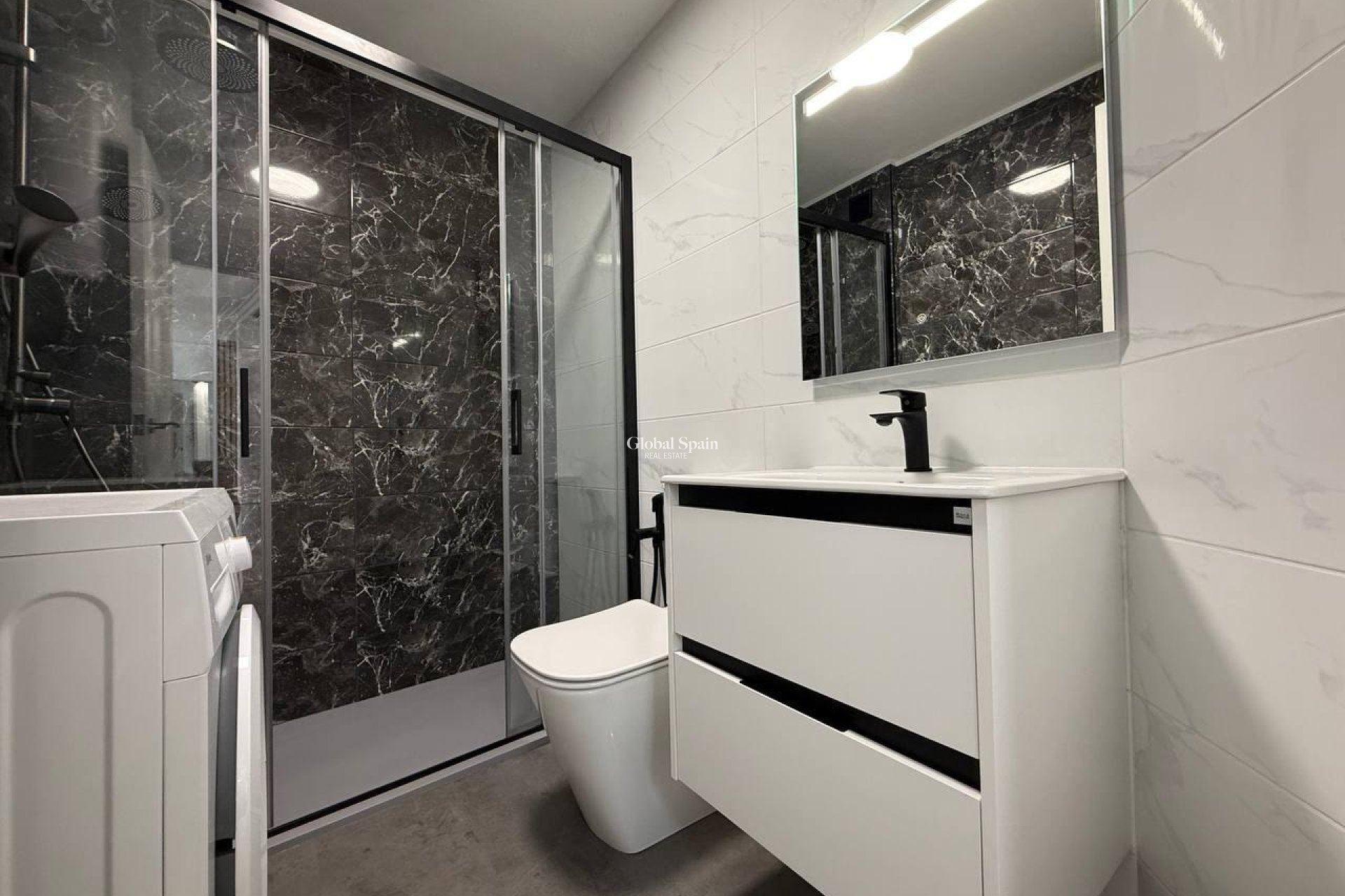 Resale - APARTMENT -
TORREVIEJA - Center