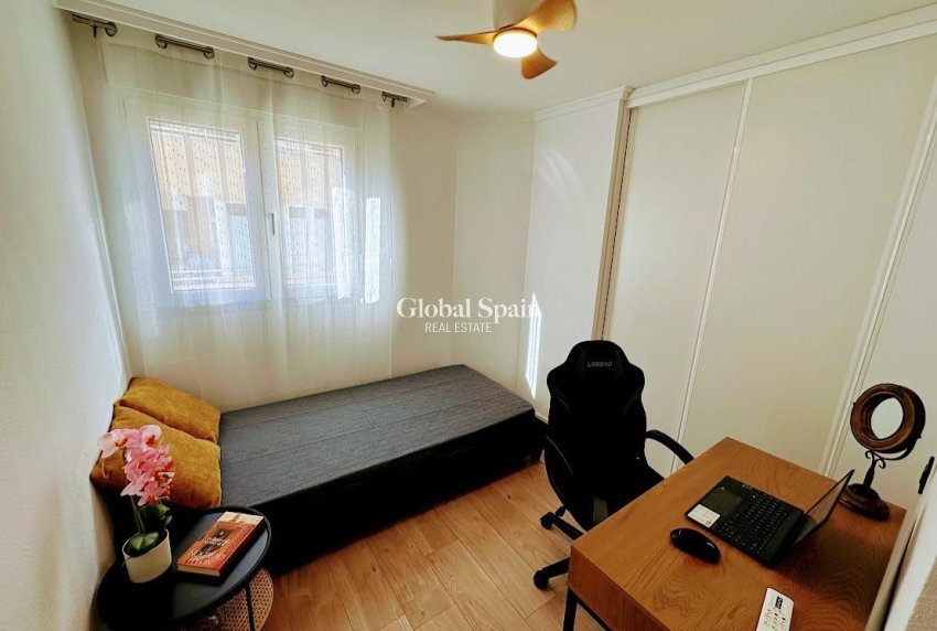 Resale - APARTMENT -
TORREVIEJA - Center