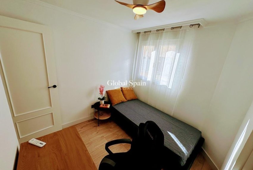 Resale - APARTMENT -
TORREVIEJA - Center