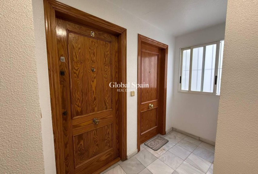 Resale - APARTMENT -
TORREVIEJA - Center