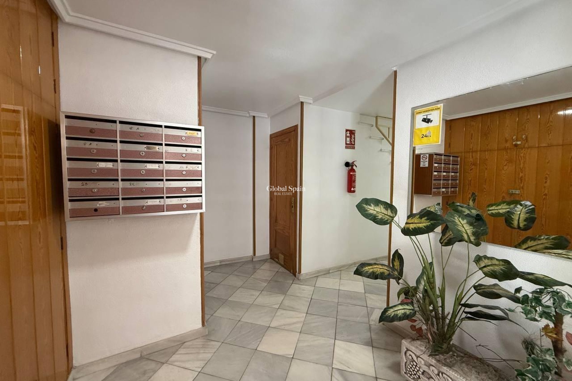 Resale - APARTMENT -
TORREVIEJA - Center