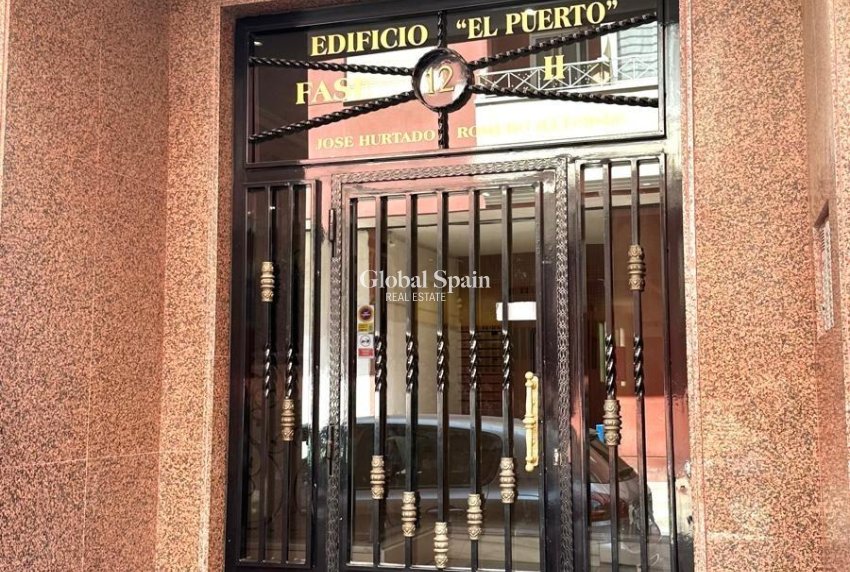 Resale - APARTMENT -
TORREVIEJA - Center