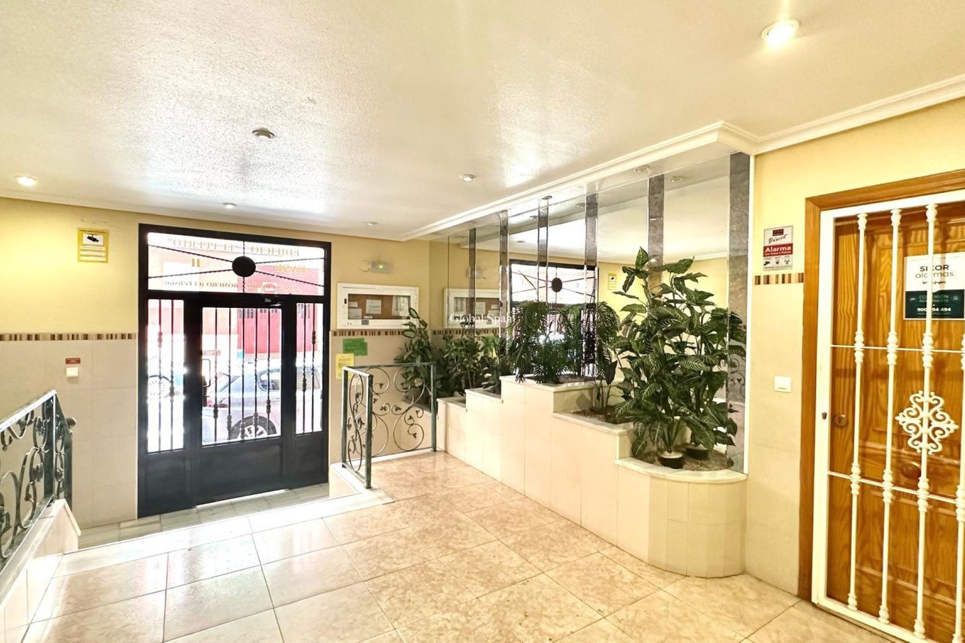 Resale - APARTMENT -
TORREVIEJA - Center