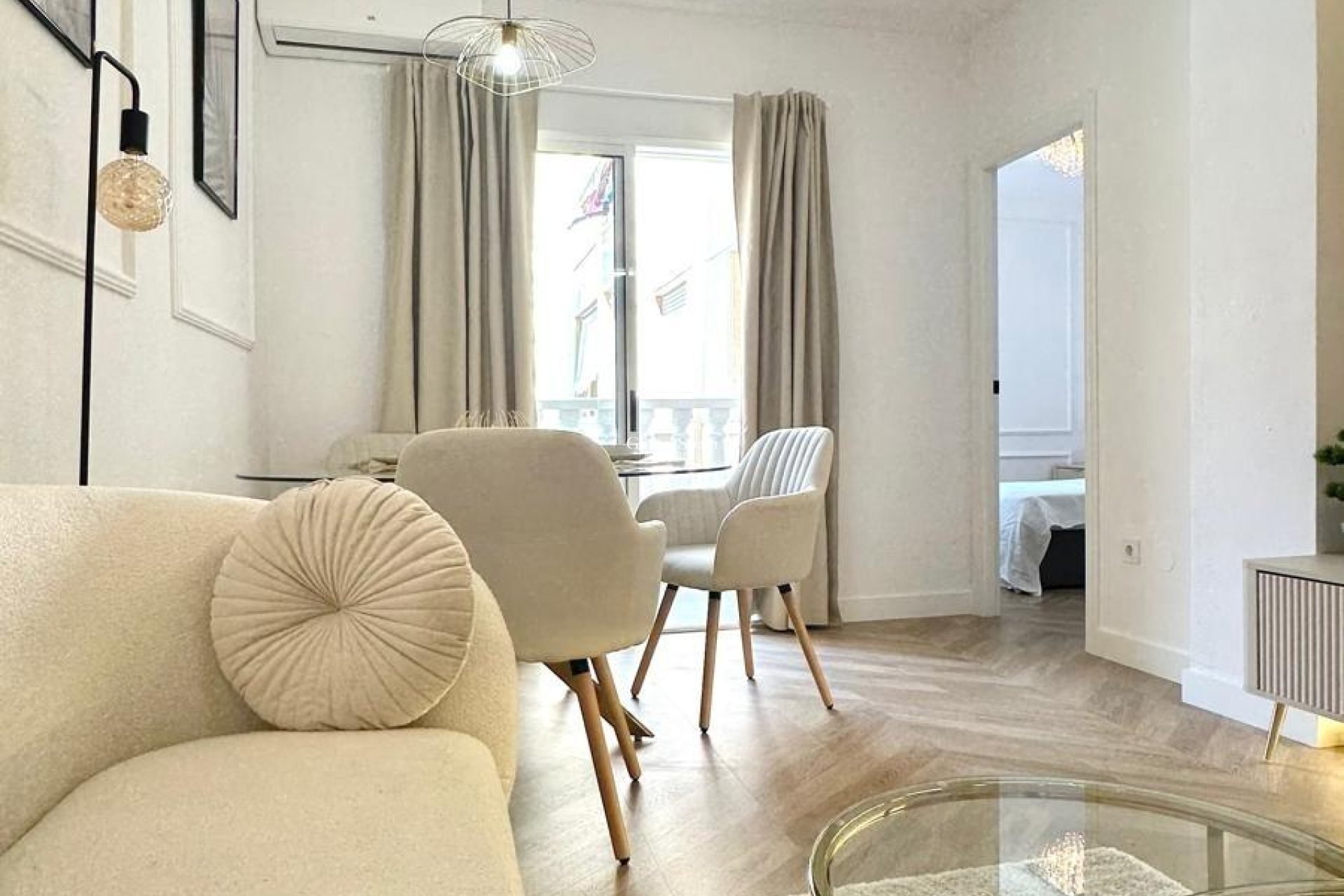 Resale - APARTMENT -
TORREVIEJA - Center