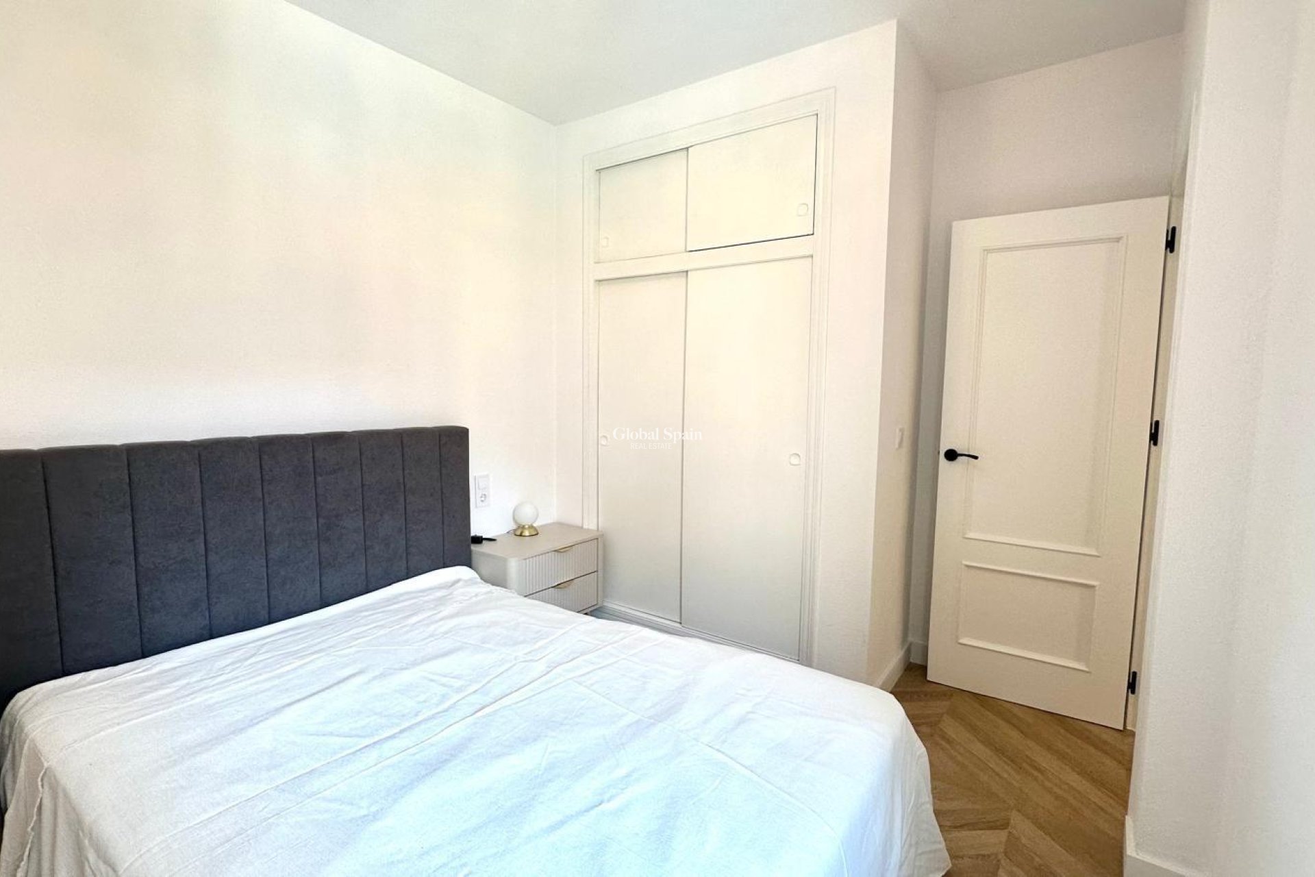 Resale - APARTMENT -
TORREVIEJA - Center