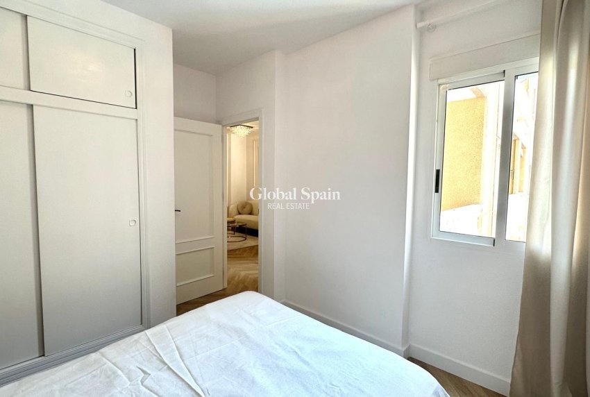Resale - APARTMENT -
TORREVIEJA - Center
