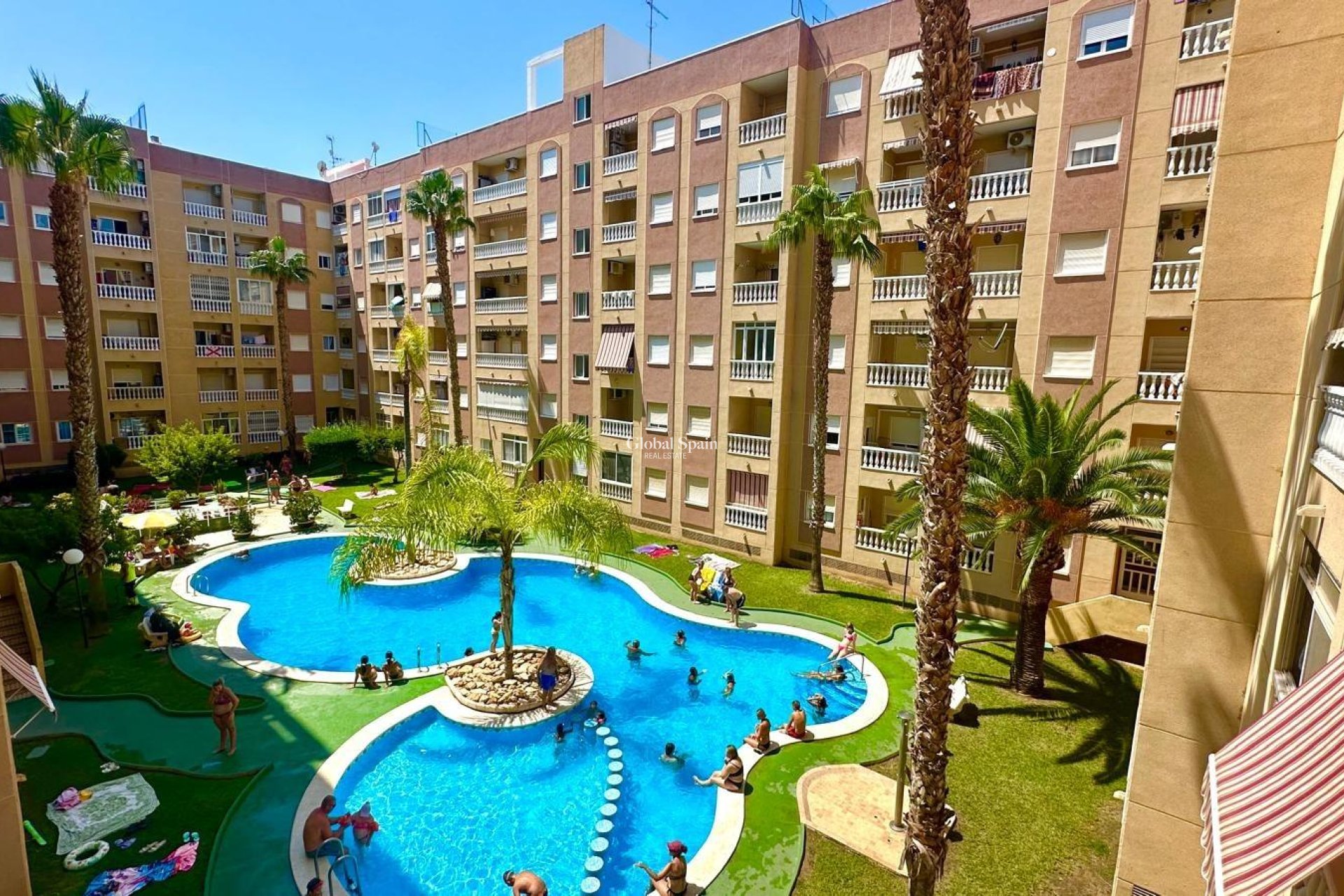 Resale - APARTMENT -
TORREVIEJA - Center