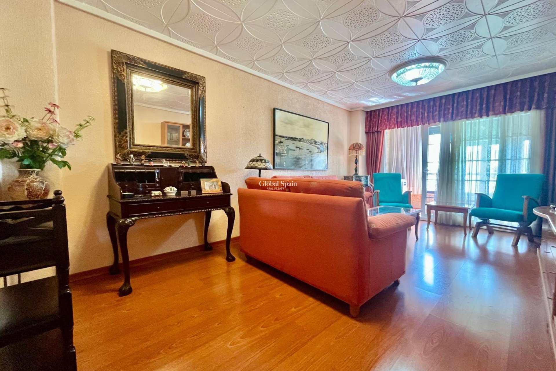 Resale - APARTMENT -
TORREVIEJA - Center
