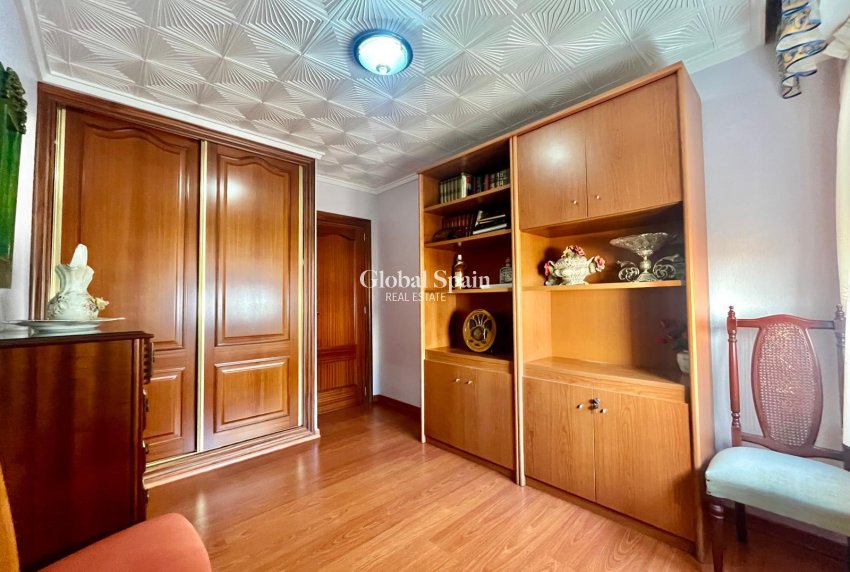 Resale - APARTMENT -
TORREVIEJA - Center