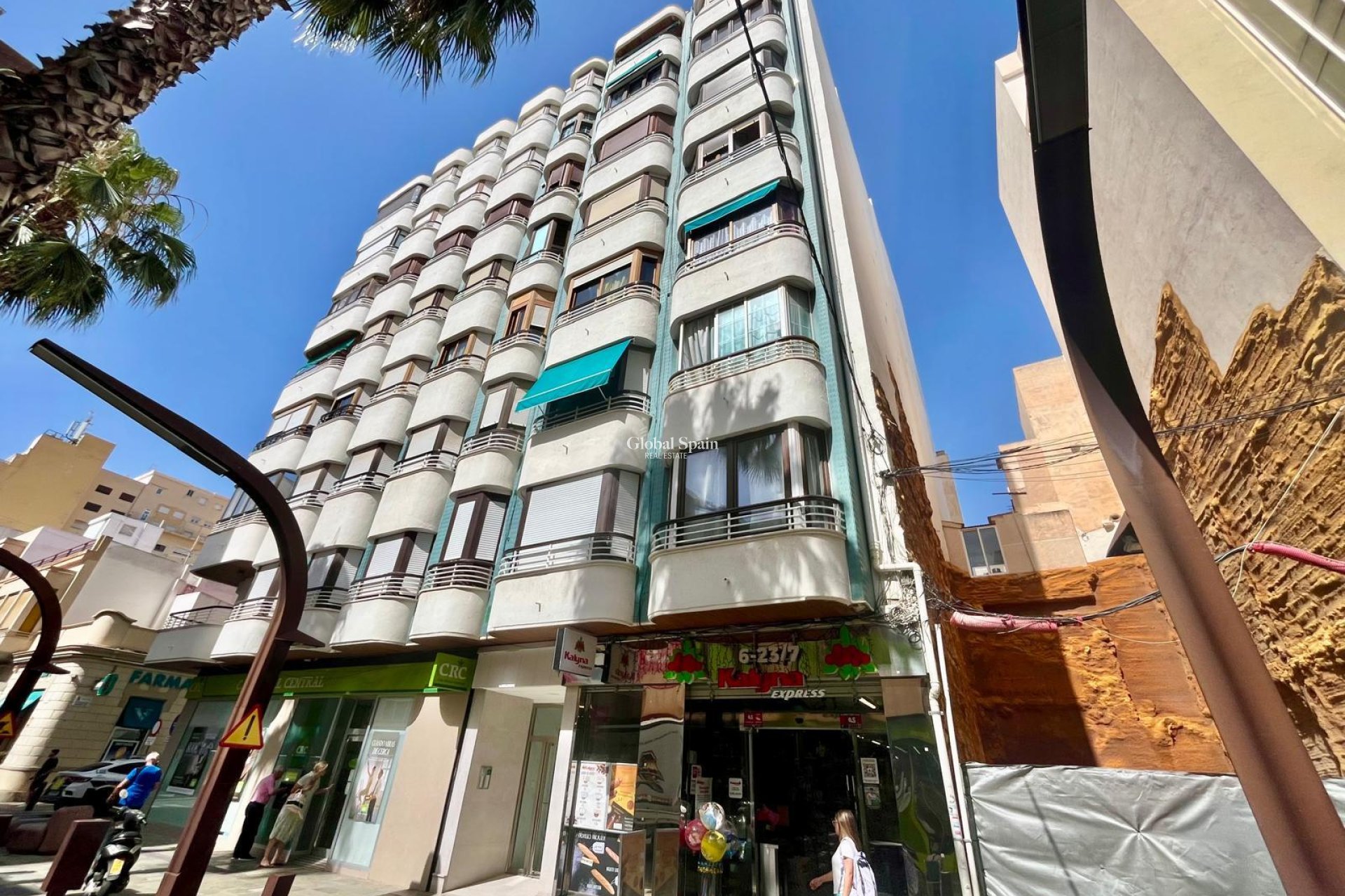 Resale - APARTMENT -
TORREVIEJA - Center