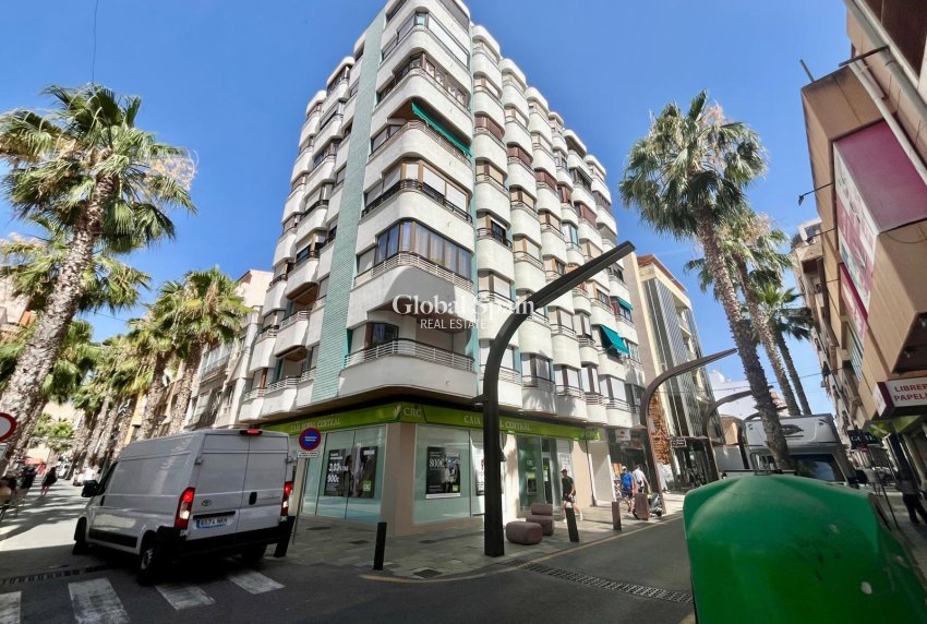 Resale - APARTMENT -
TORREVIEJA - Center