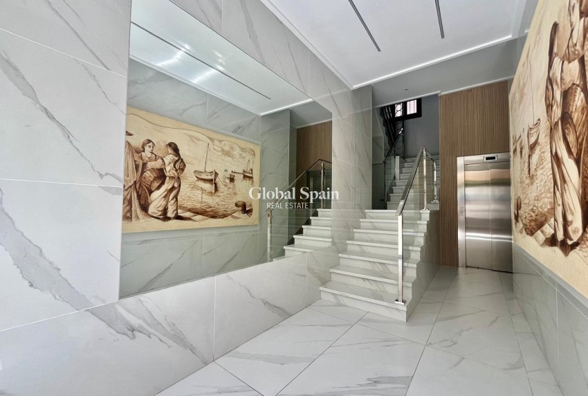Resale - APARTMENT -
TORREVIEJA - Center