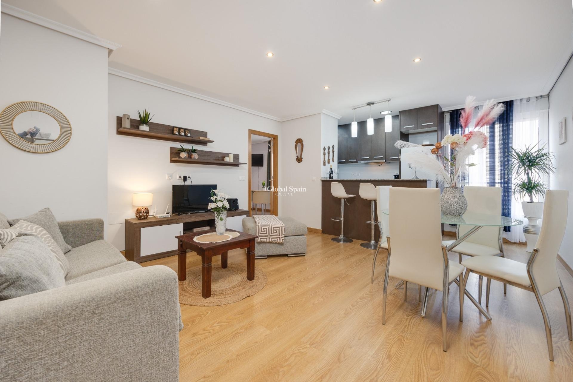 Resale - APARTMENT -
TORREVIEJA - Center
