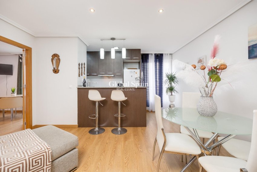 Resale - APARTMENT -
TORREVIEJA - Center
