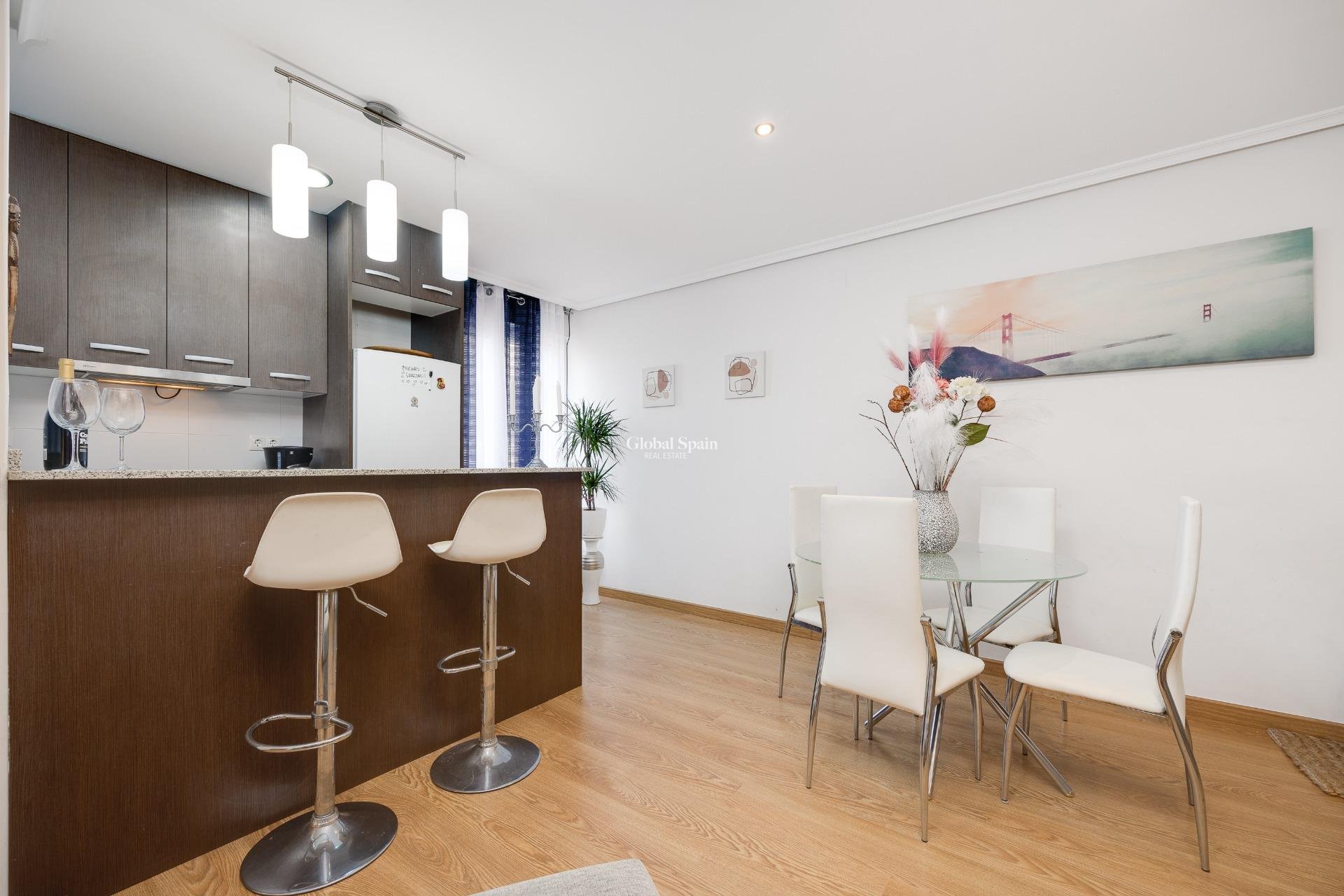 Resale - APARTMENT -
TORREVIEJA - Center