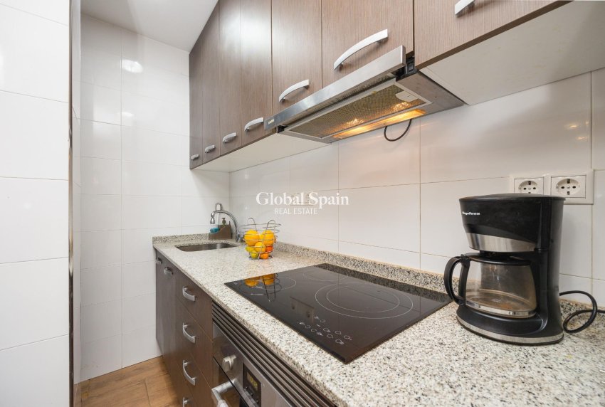 Resale - APARTMENT -
TORREVIEJA - Center