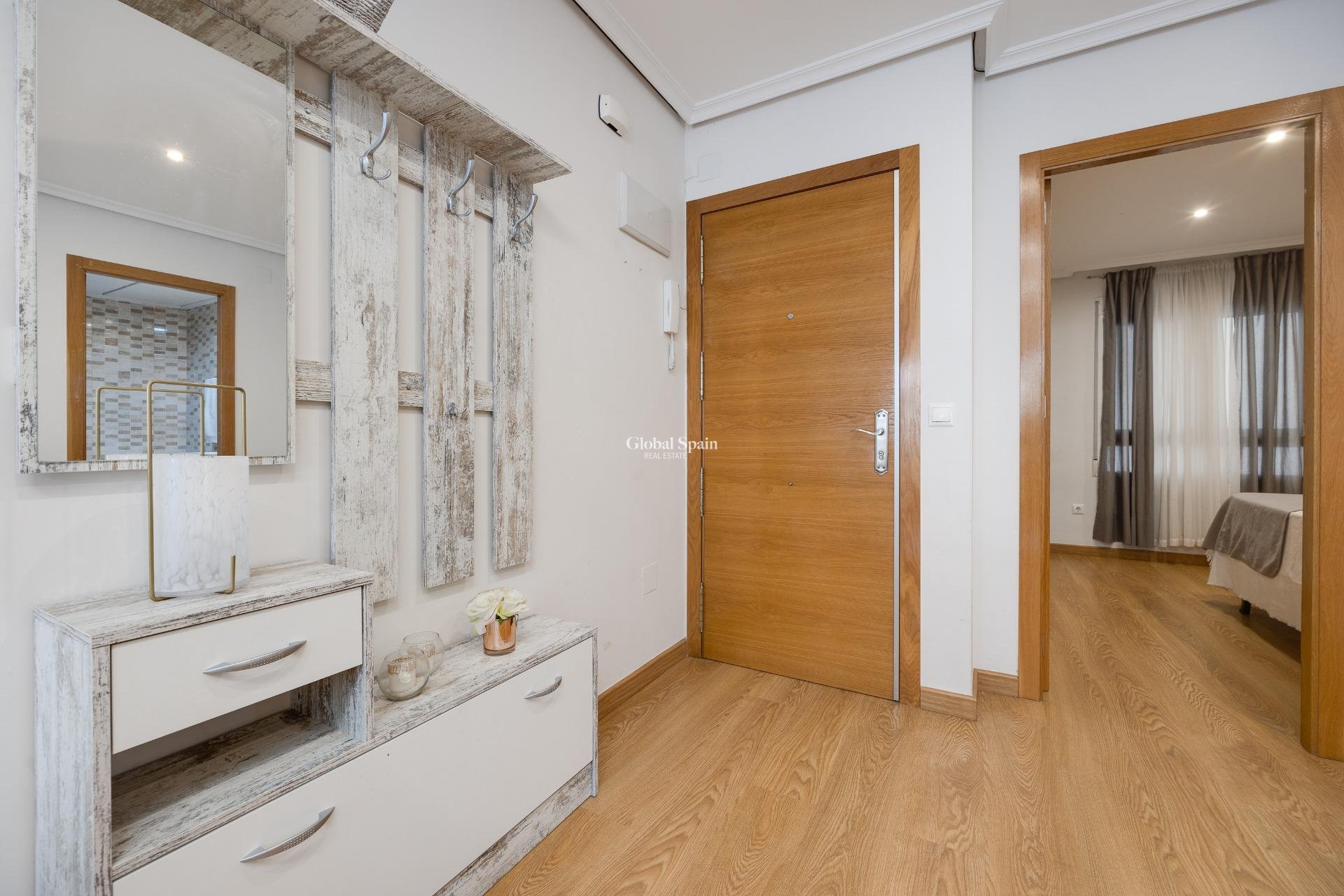 Resale - APARTMENT -
TORREVIEJA - Center