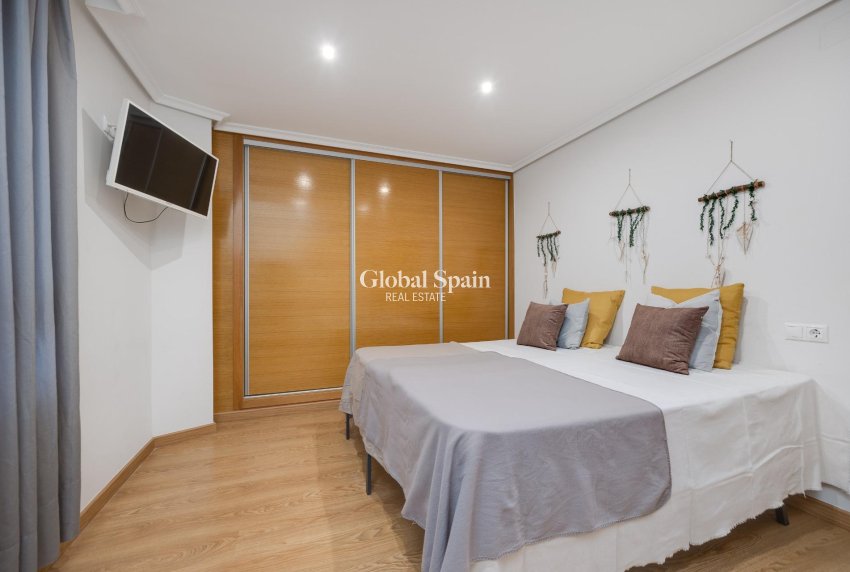 Resale - APARTMENT -
TORREVIEJA - Center