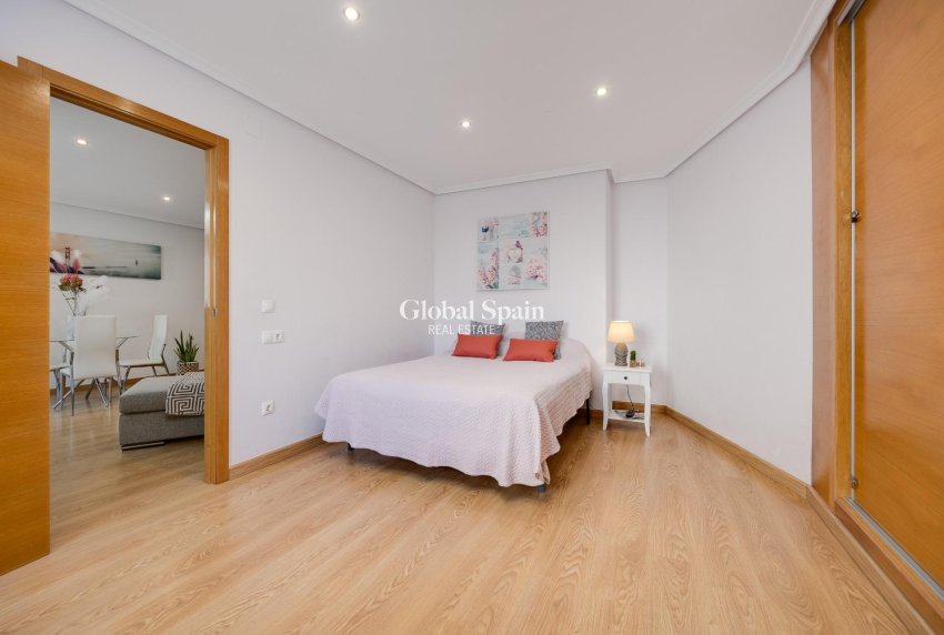 Resale - APARTMENT -
TORREVIEJA - Center