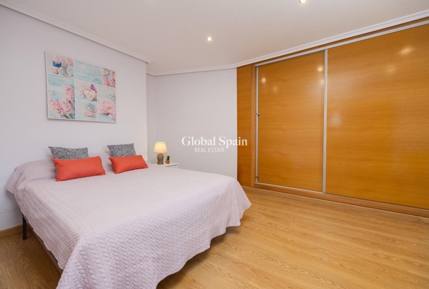 Resale - APARTMENT -
TORREVIEJA - Center