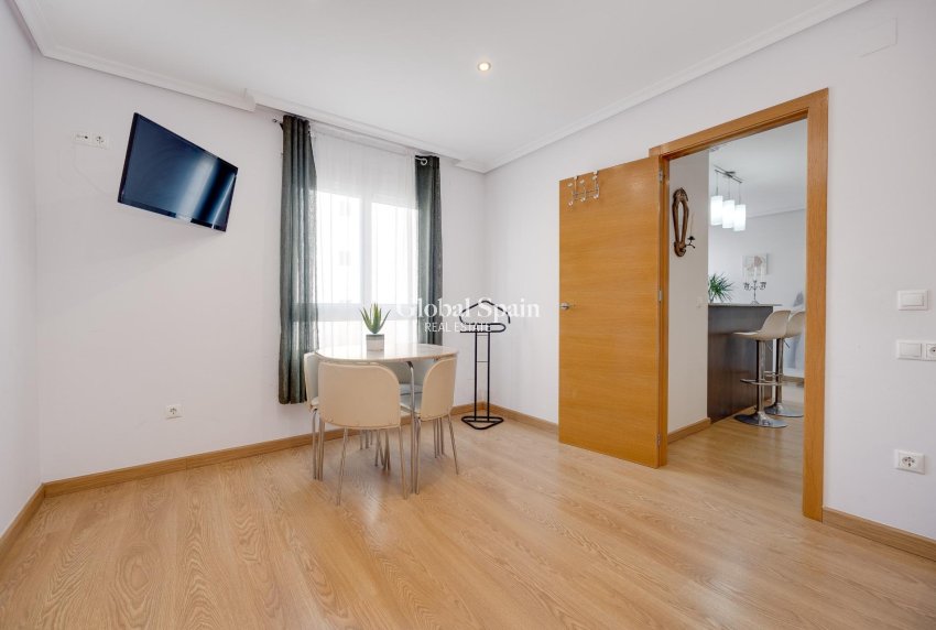Resale - APARTMENT -
TORREVIEJA - Center