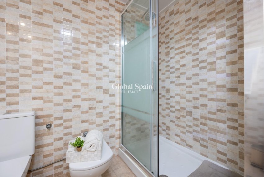 Resale - APARTMENT -
TORREVIEJA - Center