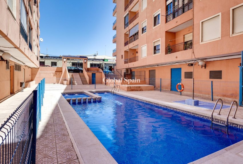 Resale - APARTMENT -
TORREVIEJA - Center