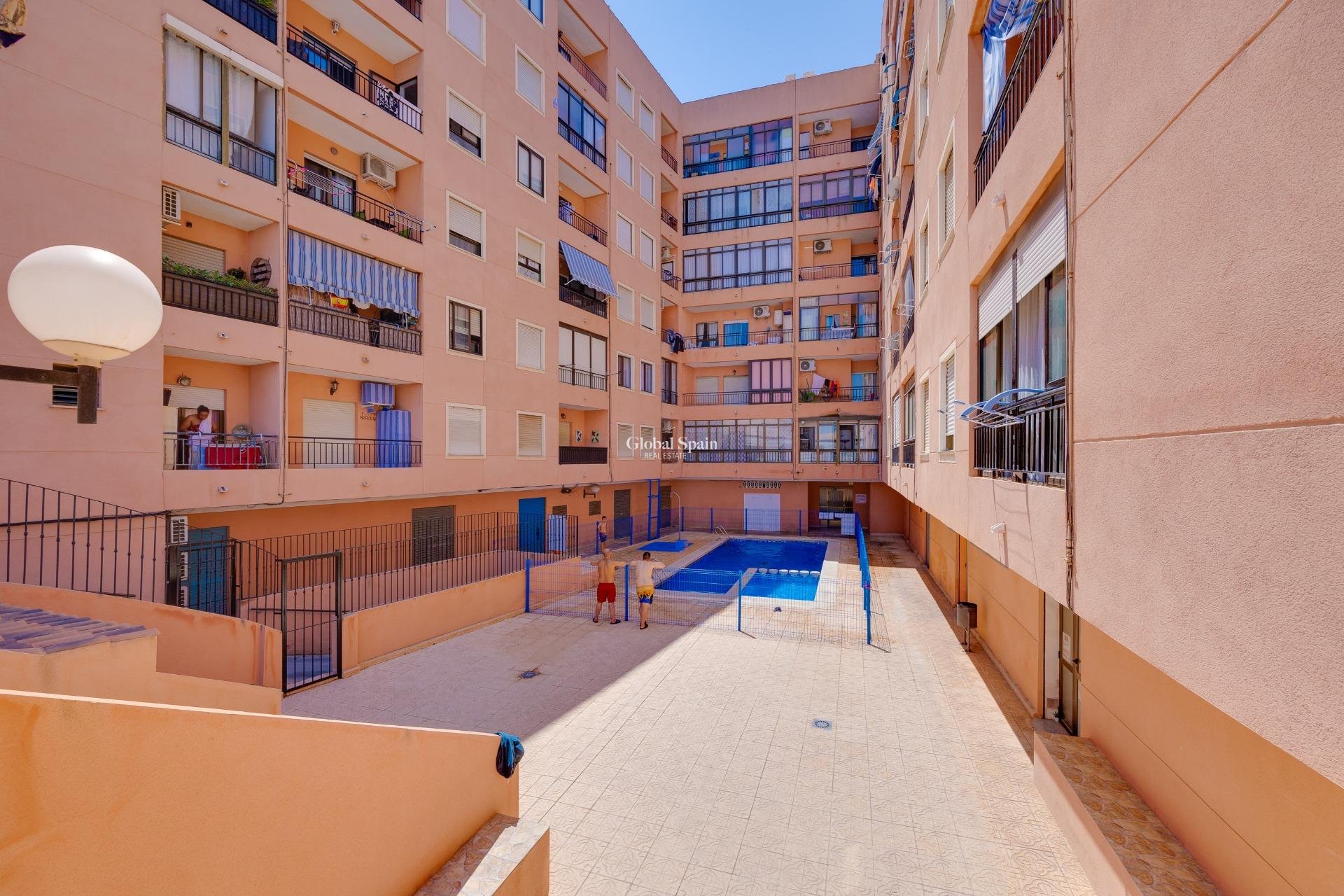 Resale - APARTMENT -
TORREVIEJA - Center