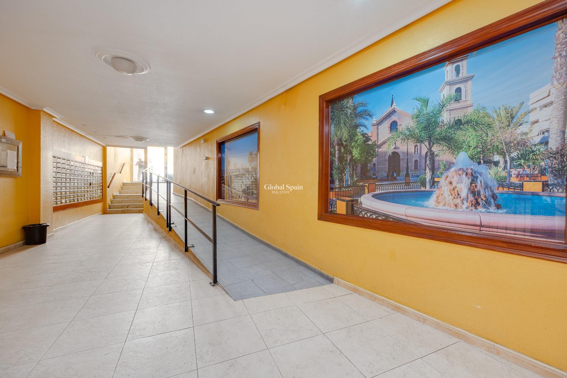 Resale - APARTMENT -
TORREVIEJA - Center