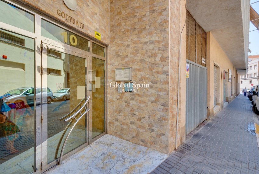 Resale - APARTMENT -
TORREVIEJA - Center