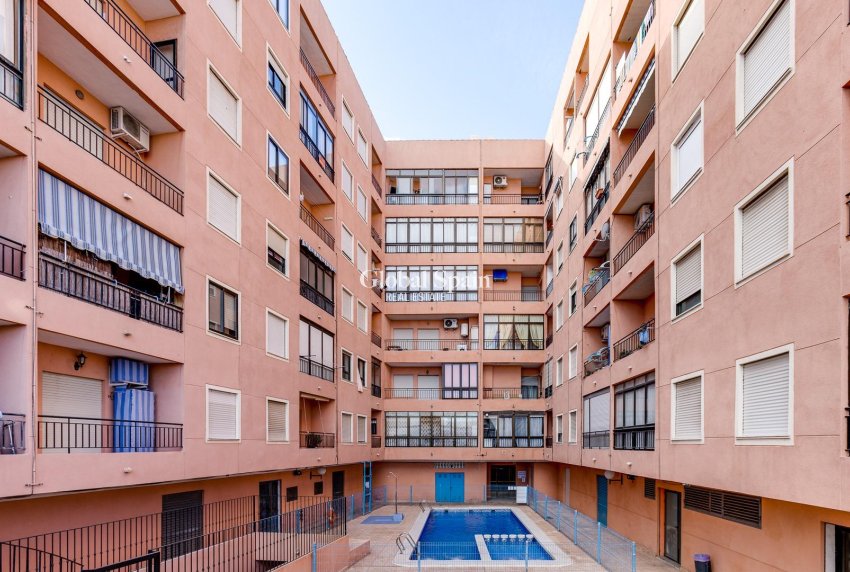Resale - APARTMENT -
TORREVIEJA - Center