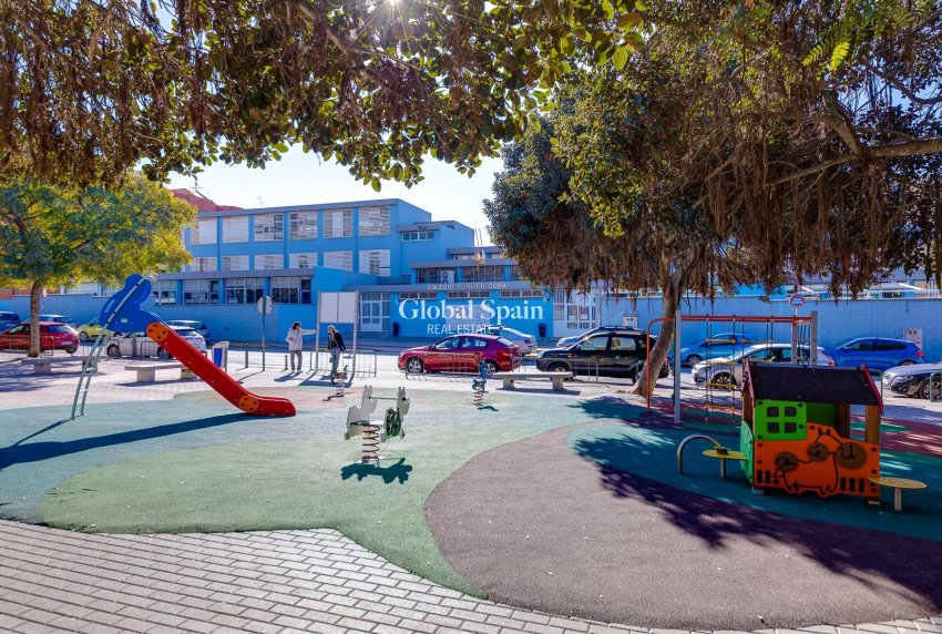 Resale - APARTMENT -
TORREVIEJA - Center