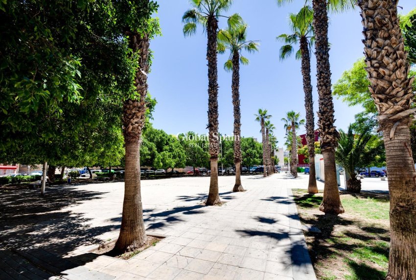 Resale - APARTMENT -
TORREVIEJA - Center
