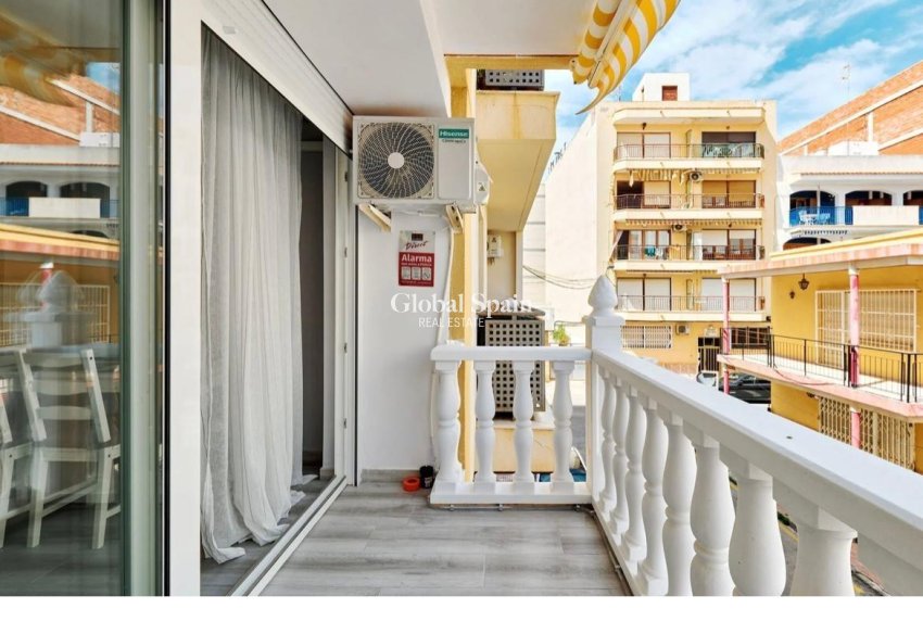 Resale - APARTMENT -
TORREVIEJA - Center