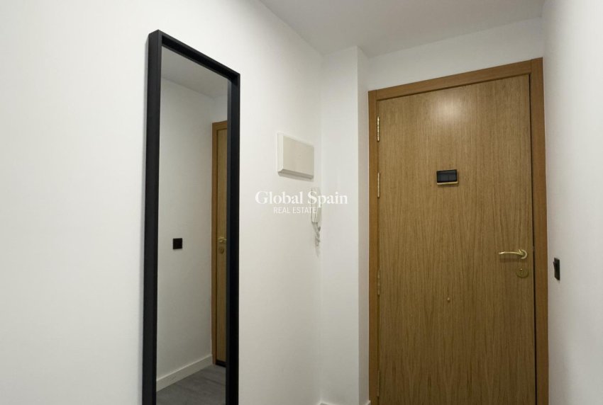 Resale - APARTMENT -
TORREVIEJA - Center