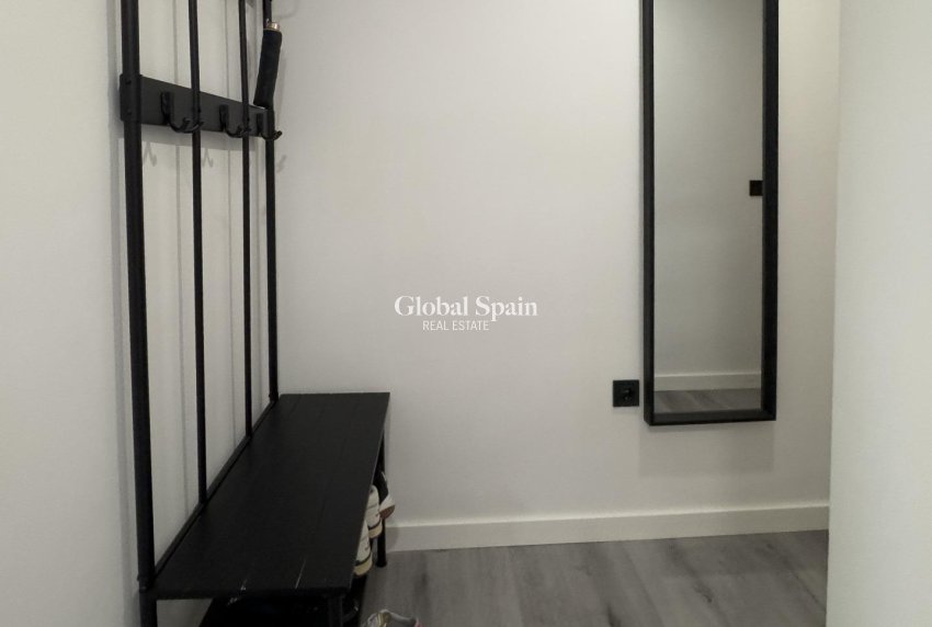 Resale - APARTMENT -
TORREVIEJA - Center