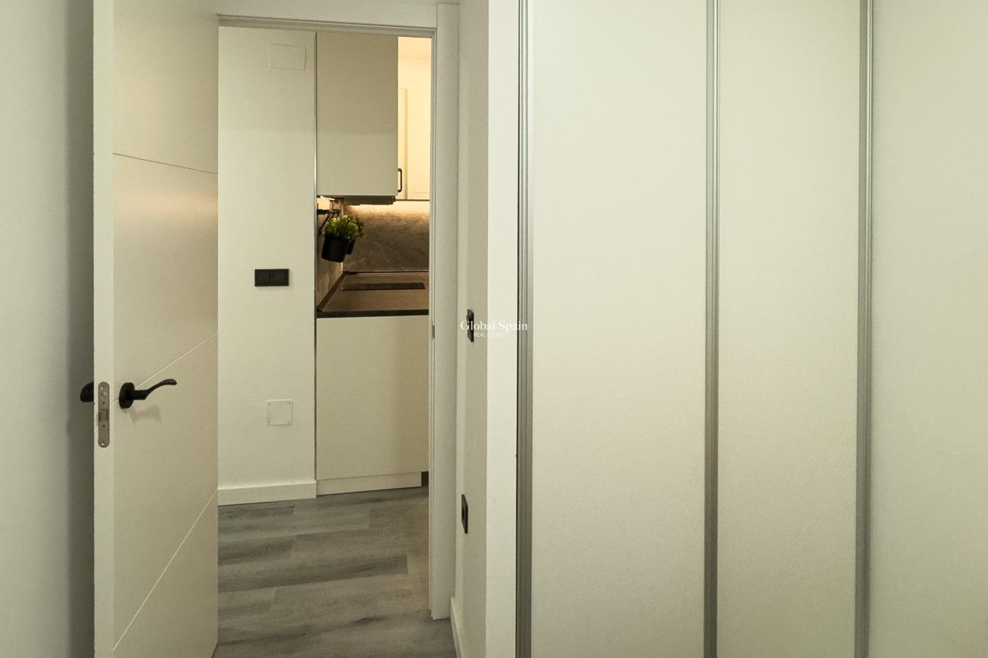 Resale - APARTMENT -
TORREVIEJA - Center
